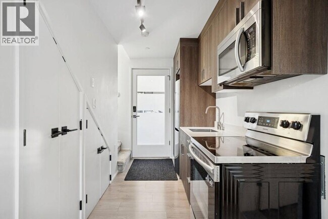 Photo - 2732 Turner St