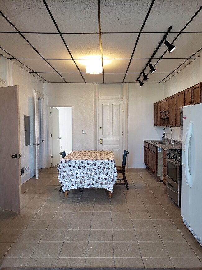 Photo - 2969 S Archer Ave Unidad 2F
