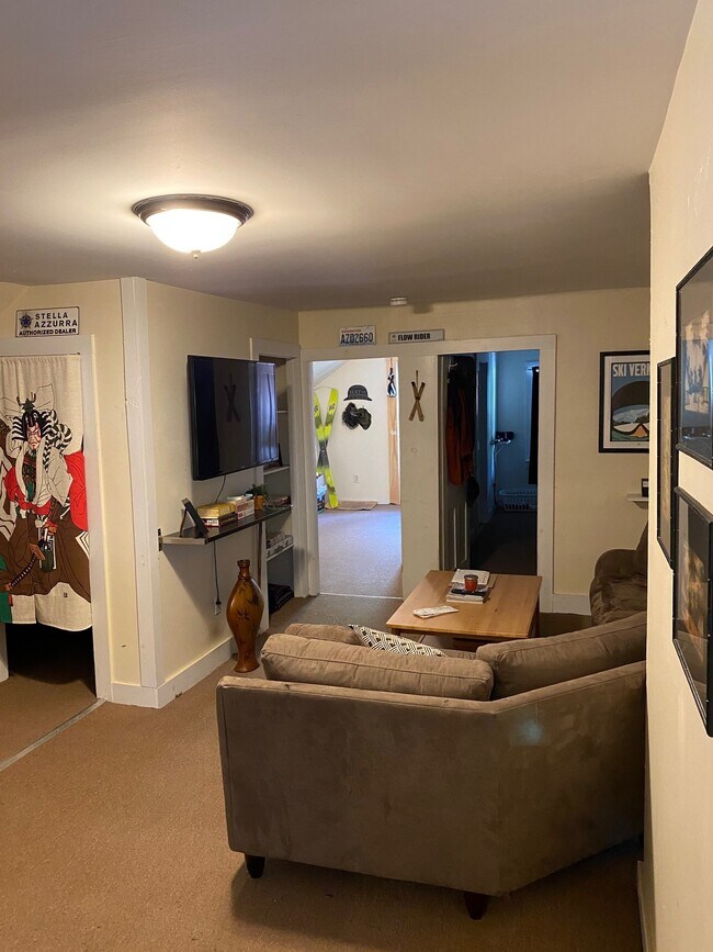 Photo - 69 S Main St Unidad 2