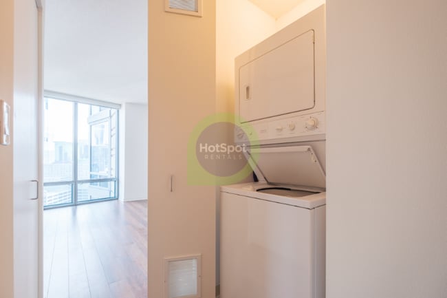 Photo - 504 W Grand Ave