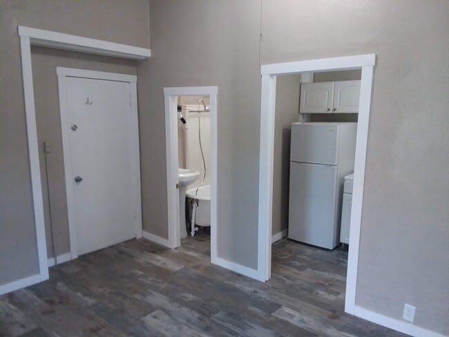 Photo - Cap Hil Adorable 1 Bedroom Available Now! ... Unidad Apt 4