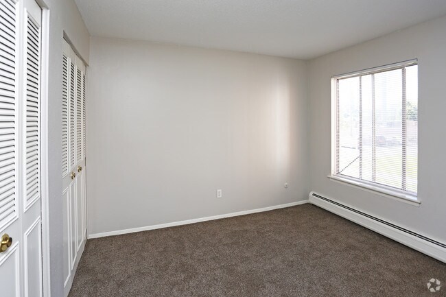2BR, 1BA - Standard - 760 SF