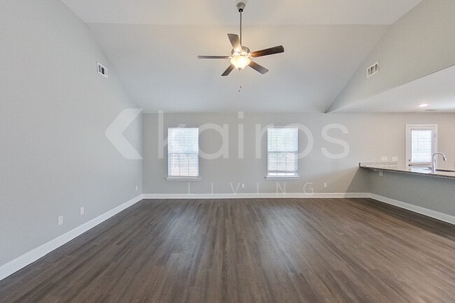 Photo - 110 Western Red Cedar Dr