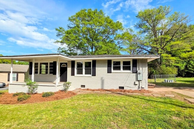 Building Photo - 3 Bedroom 1 Bath Brick Home - West Pelzer