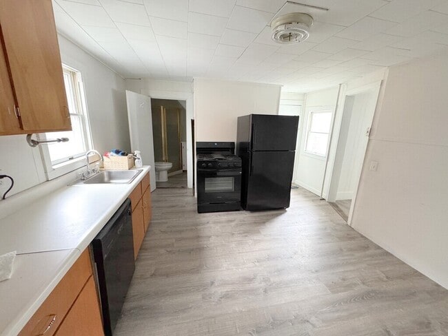 Building Photo - 23 Knowlton St Unit 1