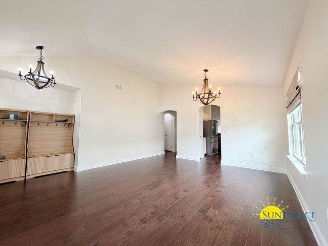 Photo - Charming 3-Bedroom Home on a Sidewalk-Lined Cul-de-Sac Near the Bay!
