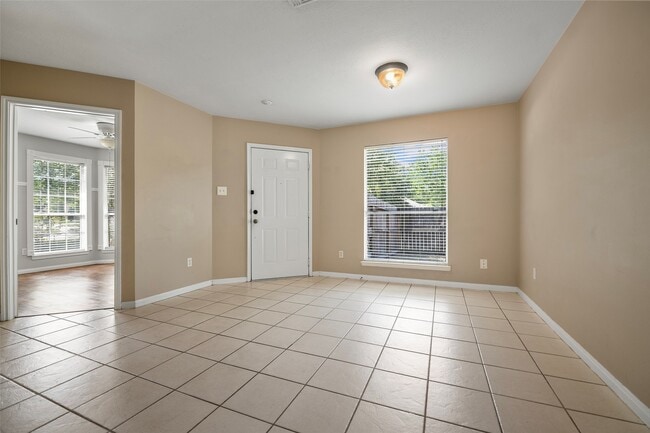 Photo - 18103 Gravenhurst Ln
