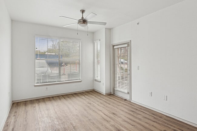 Photo - Heritage Pointe