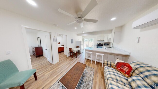 Building Photo - 6491 Horseshoe Bar Rd Rental
