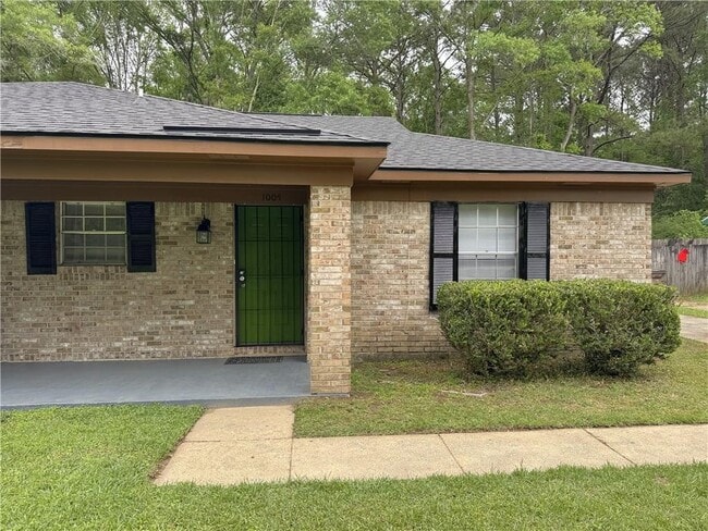 Building Photo - 1005 Navco Rd