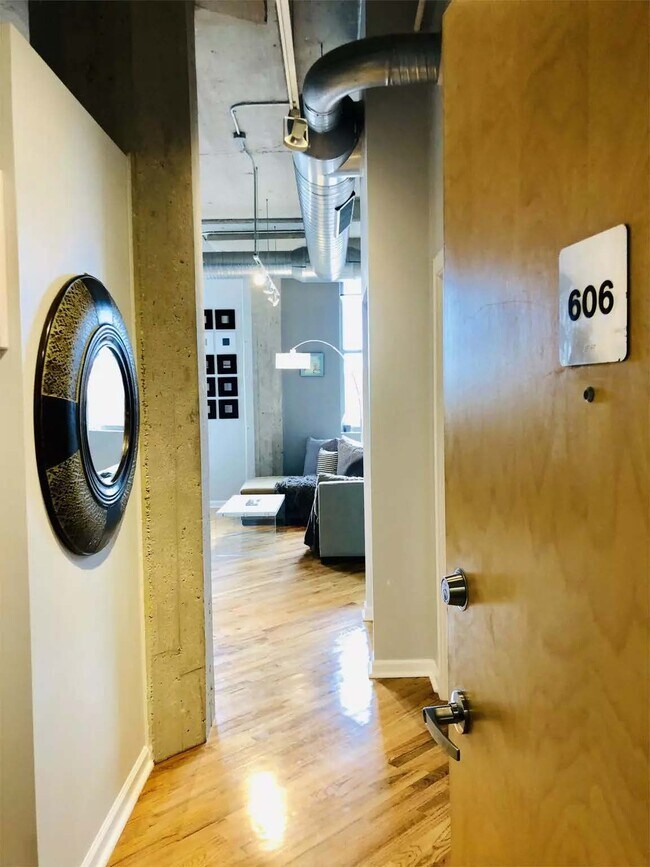 Photo - 2107 Grand Blvd Unidad 606