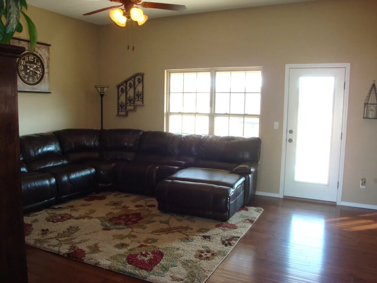 Livingroom View to back of house - 4114 Plumthicket Rd