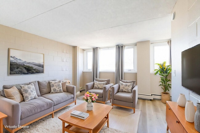 Building Photo - Penticton Brunswick Apartments