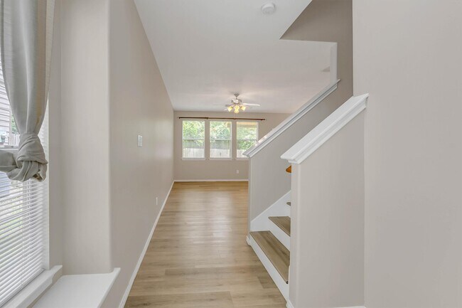Photo - 163 N Burberry Park Cir
