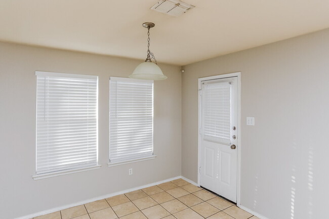 Photo - 745 Capricorn St