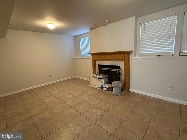 108 Steven Ln