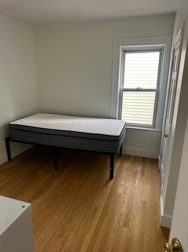 Photo - 18 Bradbury St