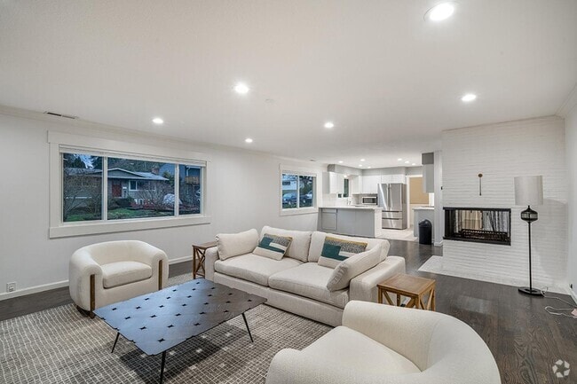 Building Photo - 450 SW Frenwood Way Rental