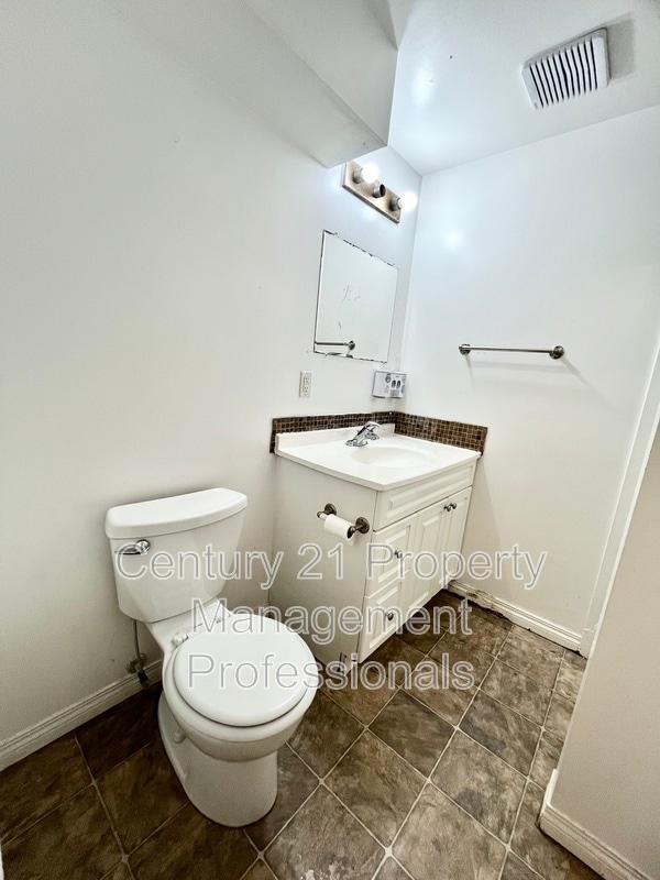 Photo - 12915 69 St NW