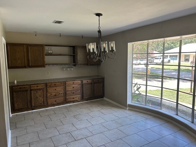 Photo - 867 Belden Dr