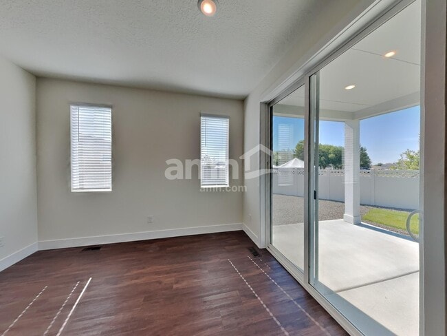 Photo - 3169 Vigo Ave