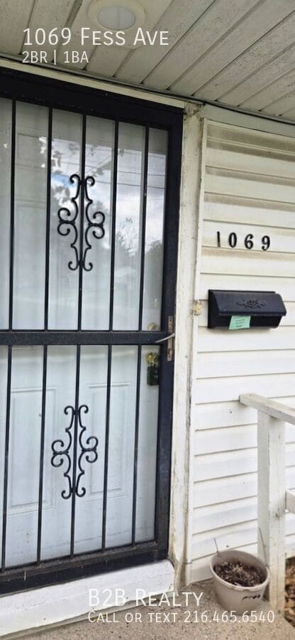 Photo - 1069 Fess Ave