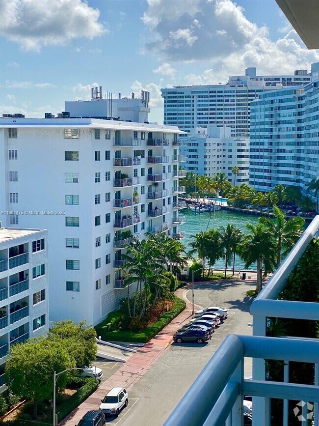 Building Photo - 1345 Lincoln Rd Unit 1004 Rental