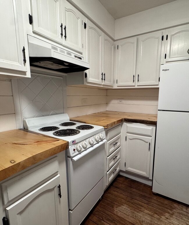 Photo - 18 Cobb Rd Unit 18 Cobb Road