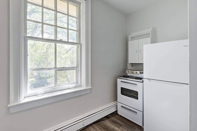 Photo - Otis Apartments