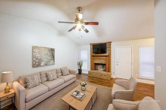 Photo - 1308 Upper Kingston Rd