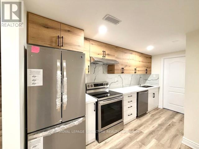 Photo - 362 Landsborough Ave