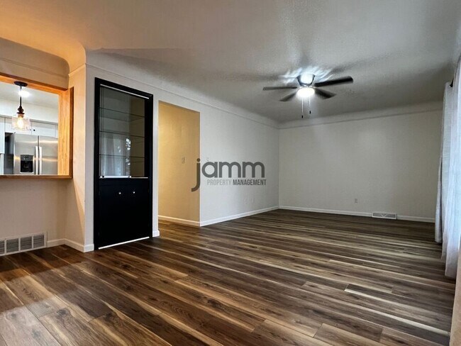 Photo - 2702 Grovewood Ave