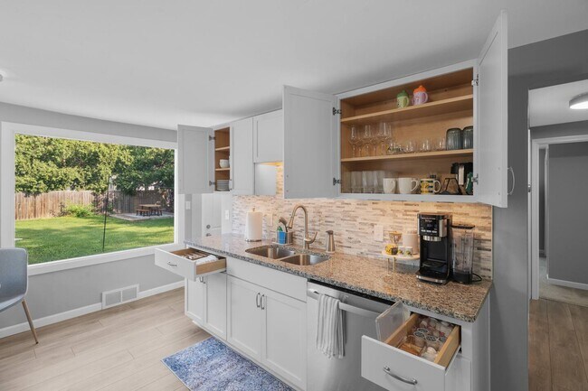 Photo - 1114 Meacham St