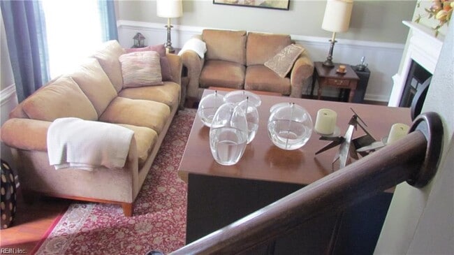 Photo - 350 San Roman Dr