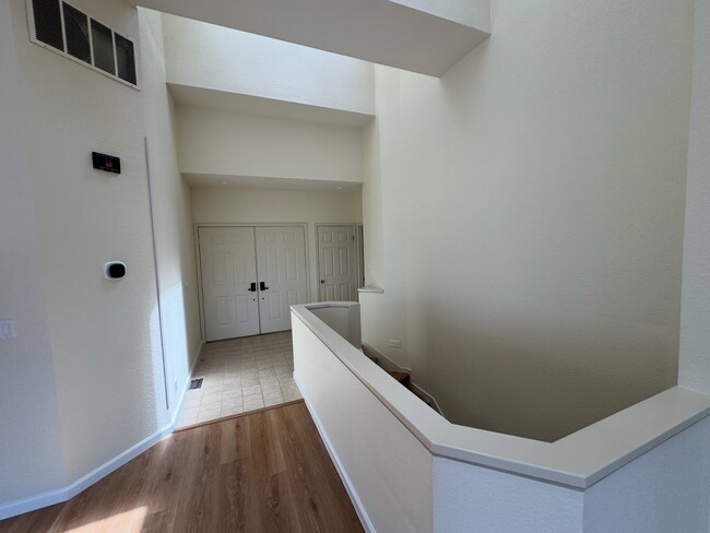 Photo - 6120 Lakeview Cir