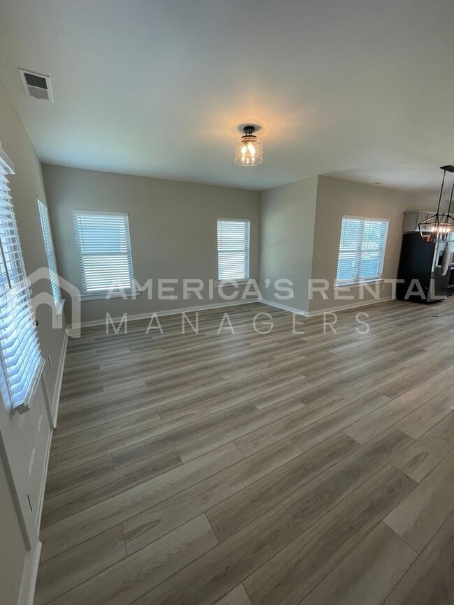 Photo - Home for Rent in Jasper, AL!!! Available to View Now!!!