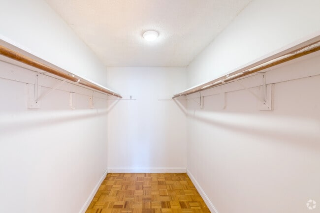 2 BR, 1 BA
