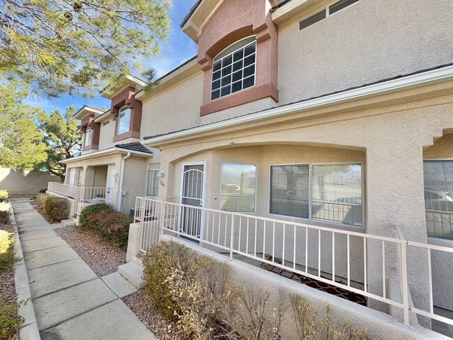 Building Photo - Beautiful 2 bedroom townhome with 2 car garage in gated community near Summerlin
