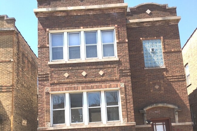 Building Photo - 1816 Grove Ave Unit 2