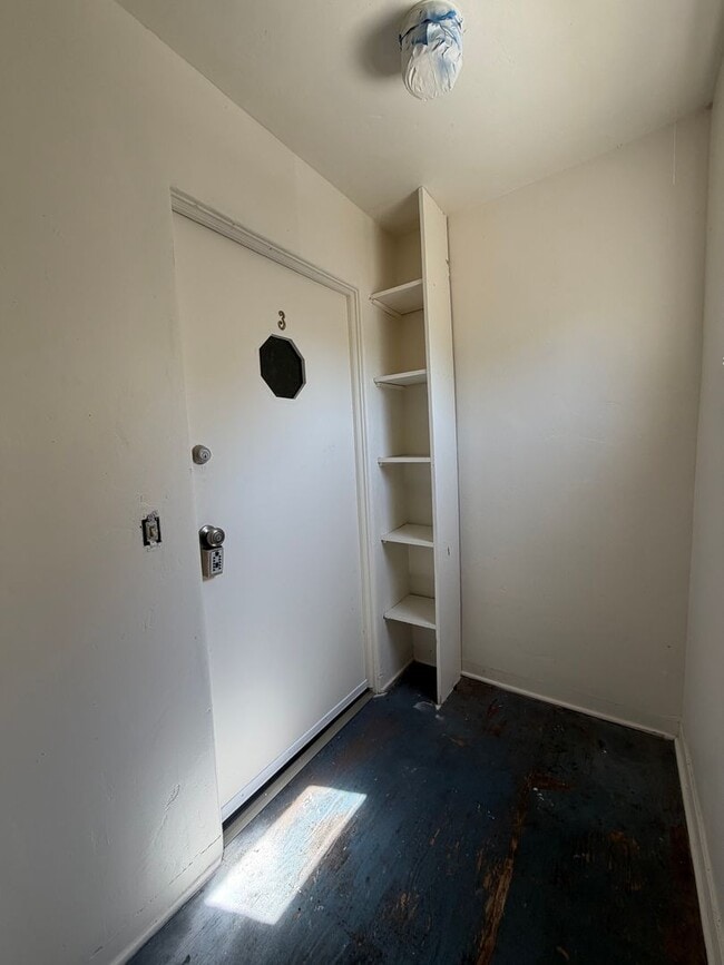 Building Photo - SIND226 Unit SIND226-3