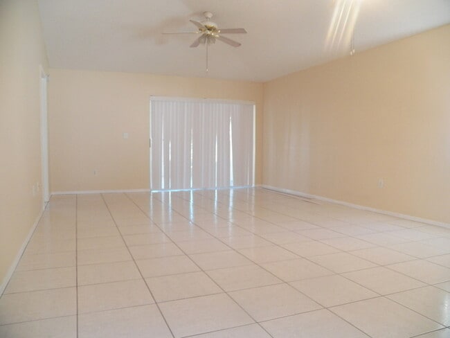 Photo - 411 Abigail Rd