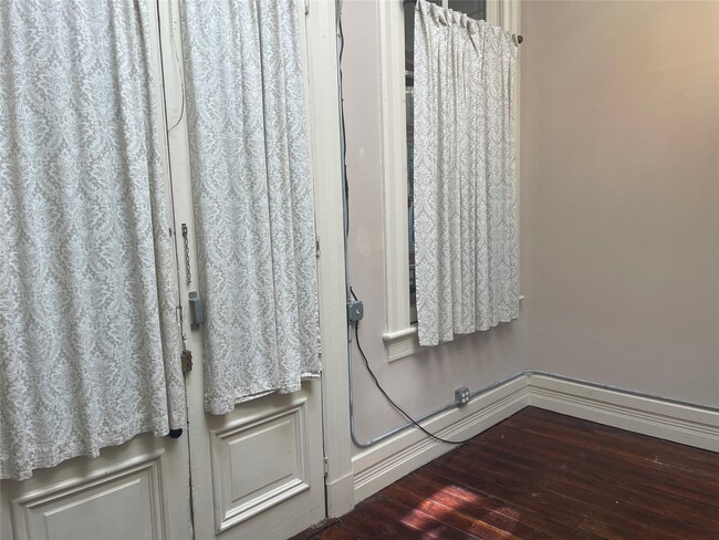 Photo - 2116 The Strand Unit 205