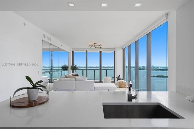 Photo - 460 NE 28th St Unidad 3508