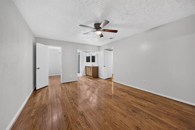 Building Photo - 3107 Pecan Point Dr