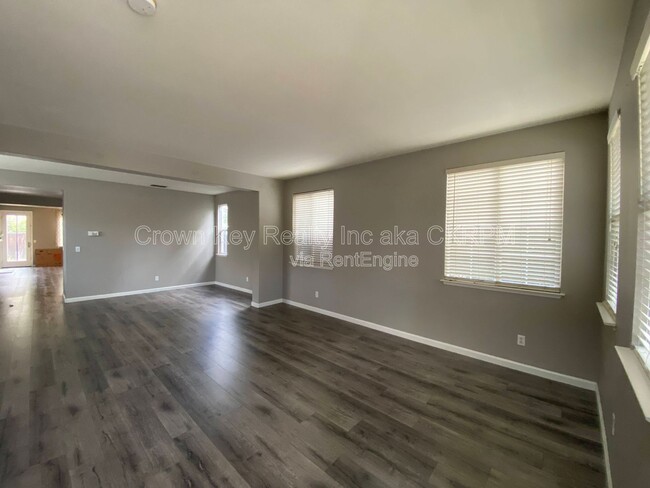 Photo - 352 Goodall St