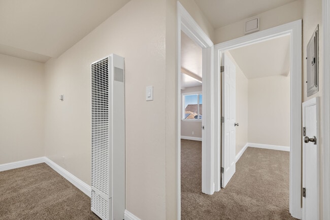 Photo - 647 17th St Unidad D