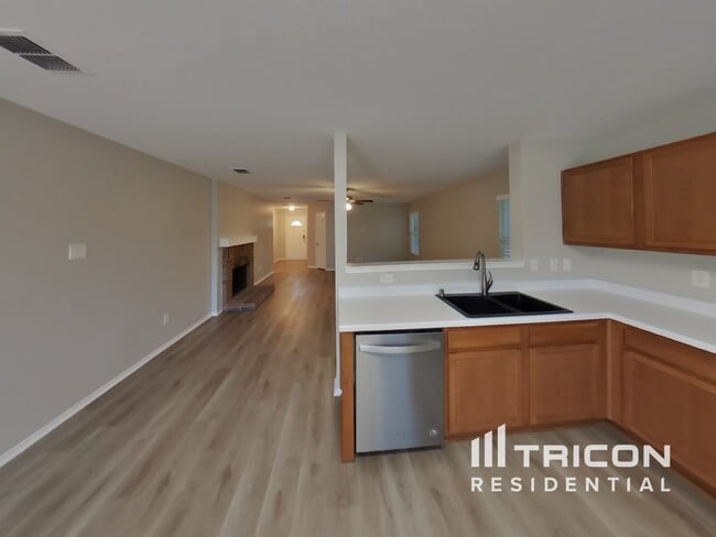 Photo - 1437 Lauren Dr