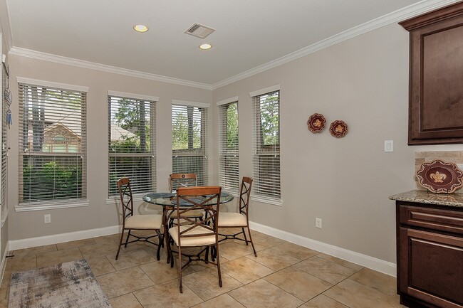 Photo - 47 Canoe Bend Dr
