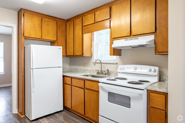 1BR, 1BA - 750SF