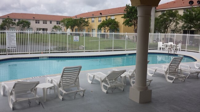 Photo - 521 NE 21st Terrace